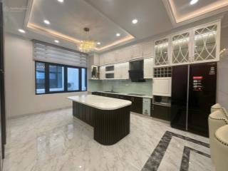 Cho thuê nhà phố manhattan 126m full nội thất 5 tầng giá 50 triệu tại quận 9
