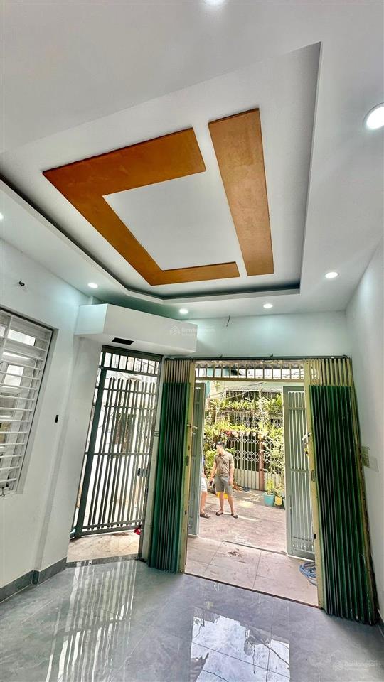 Nhà 2/ đường phú thọ hoà. quận tân phú
4m x 16m.. 1 trêt+ 3 lầu.. như hình