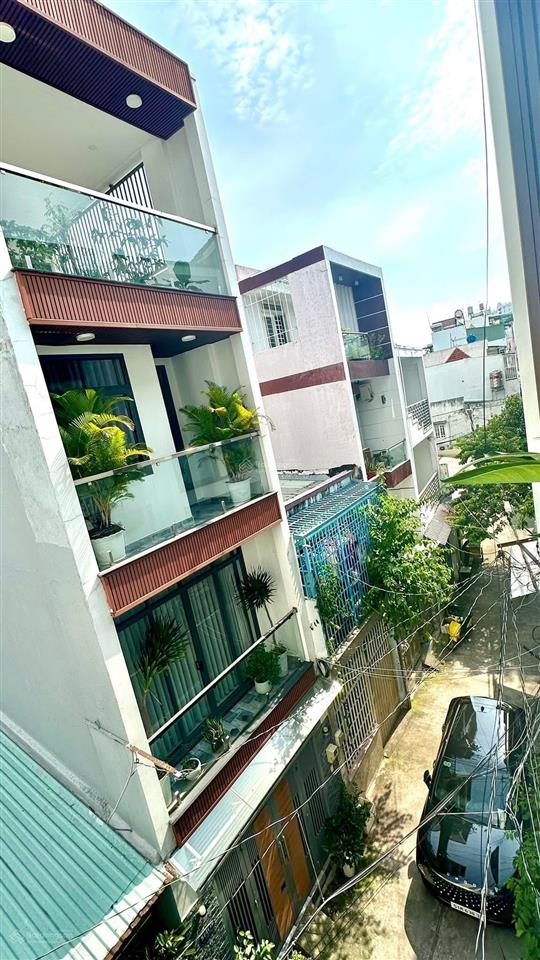 Nhà 2/ đường phú thọ hoà. quận tân phú
4m x 16m.. 1 trêt+ 3 lầu.. như hình