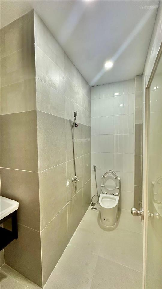 Nhà 2/ đường phú thọ hoà. quận tân phú
4m x 16m.. 1 trêt+ 3 lầu.. như hình