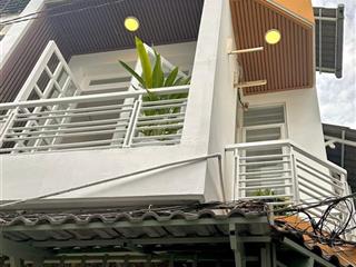 Nhà 2/ đường phú thọ hoà. quận tân phú
4m x 16m.. 1 trêt+ 3 lầu.. như hình