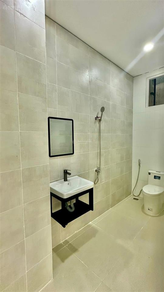 Nhà 2/ đường phú thọ hoà. quận tân phú
4m x 16m.. 1 trêt+ 3 lầu.. như hình