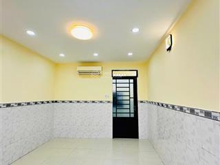 Siêu phẩm tân phú, 2 tầng, 18m2, sát đường oto, hoàn công đủ, hơn 2 tỷ