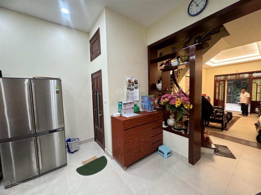 Bán nhà riêng tại nghĩa đô, 32 tỷ, 75m2, 6pn, 6wc, đầy đủ tiện nghi