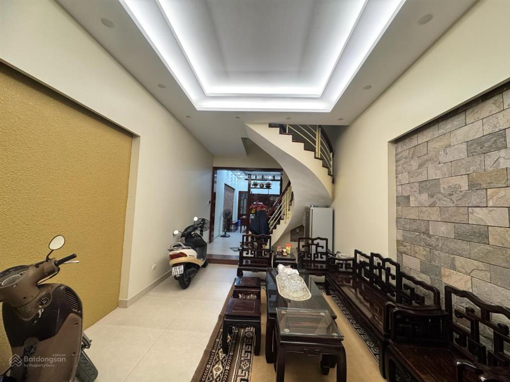 Bán nhà riêng tại nghĩa đô, 32 tỷ, 75m2, 6pn, 6wc, đầy đủ tiện nghi