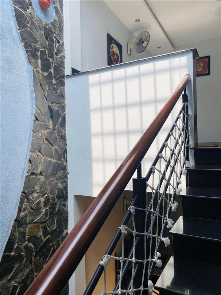 Bán nhà 1/ ngay nhà máy bia, giáp gv, hẻm xe hơi vào nhà  100m2, 4 tầng mới