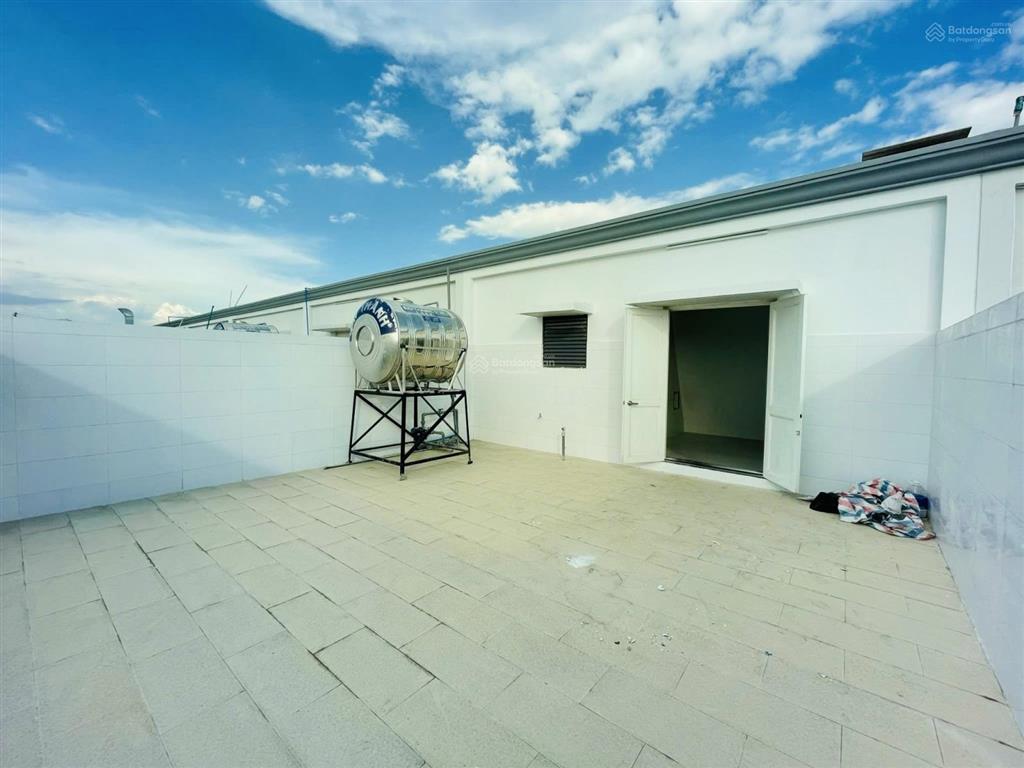 Mặt tiền đường nhựa 20m kđt vạn phúc  147m2 nhà 5 tầng thông sàn  thu 55tr  vị trí đẹp