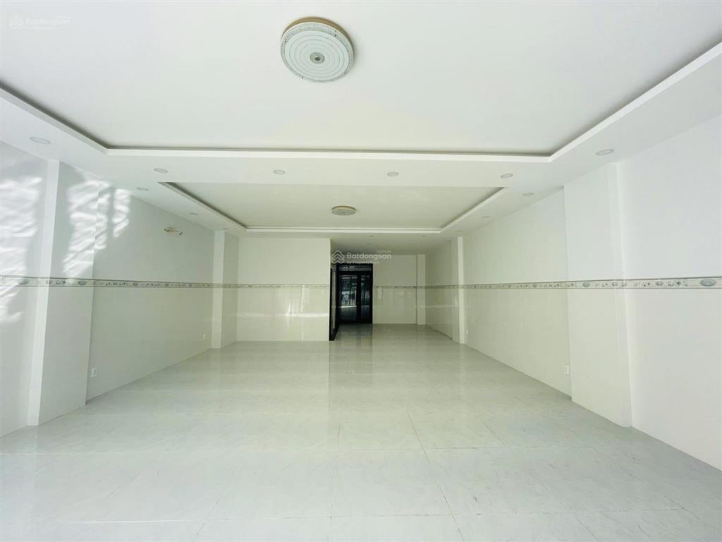 Mặt tiền đường nhựa 20m kđt vạn phúc  147m2 nhà 5 tầng thông sàn  thu 55tr  vị trí đẹp