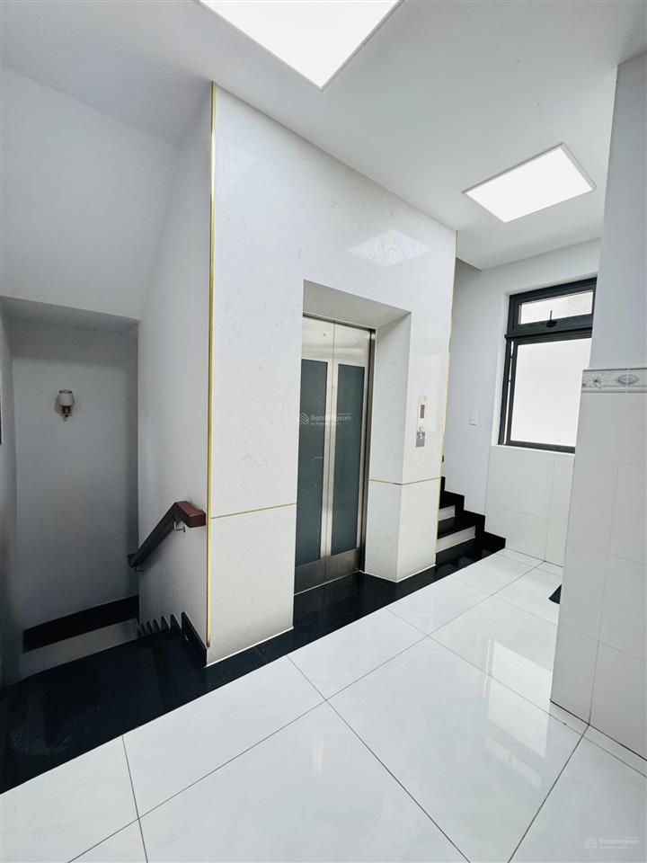 Mặt tiền đường nhựa 20m kđt vạn phúc  147m2 nhà 5 tầng thông sàn  thu 55tr  vị trí đẹp