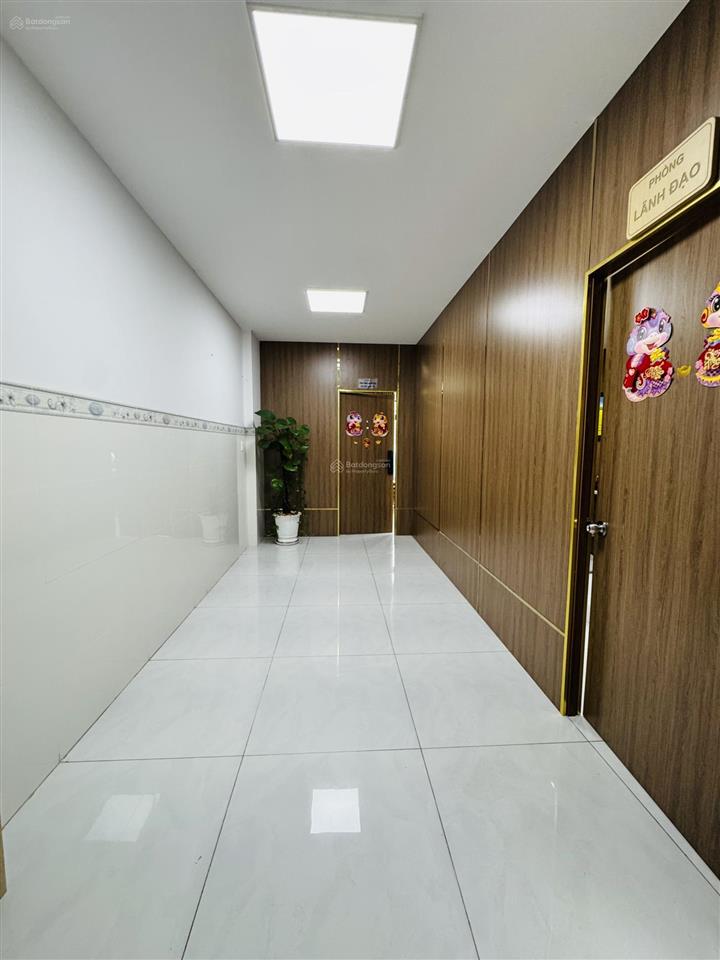 Mặt tiền đường nhựa 20m kđt vạn phúc  147m2 nhà 5 tầng thông sàn  thu 55tr  vị trí đẹp