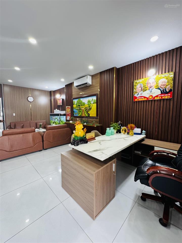 Mặt tiền đường nhựa 20m kđt vạn phúc  147m2 nhà 5 tầng thông sàn  thu 55tr  vị trí đẹp