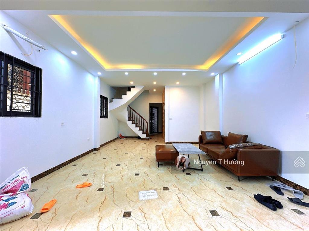 View hồ hoàng quốc việt  55m 6 tầng thang máy  gara ô tô  kinh doanh  hàng xóm biệt thự vàng