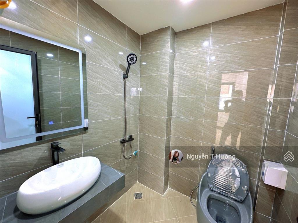 View hồ hoàng quốc việt  55m 6 tầng thang máy  gara ô tô  kinh doanh  hàng xóm biệt thự vàng