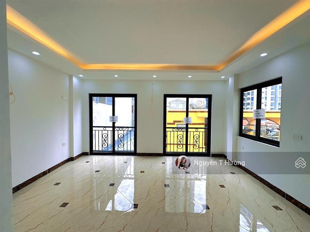 View hồ hoàng quốc việt  55m 6 tầng thang máy  gara ô tô  kinh doanh  hàng xóm biệt thự vàng