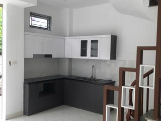 Bán nhà riêng tại kim chung 33m2  5 m mt  ôtô đỗ cửa bao đẹp chỉ với 5,5 tỷ .