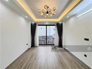 Siêu hiếm! nhà cực đẹp 35m2x5t vuông vắn. ngõ rộng, thoáng, sáng, trung tâm phố trung kính, yên hòa