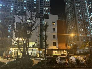 Cho thuê liền kề kinh doanh xây 5 tầng 1 tum. diện tích sàn hơn 100m2/sàn