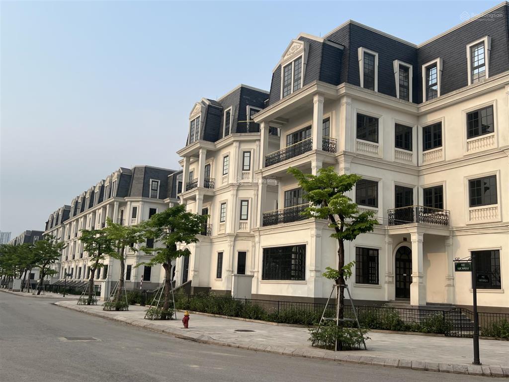 Bán gấp liền kề jade square giá 300tr/m2. xây 4 tầng nổi, 1 tầng hầm. bên cạnh công viên