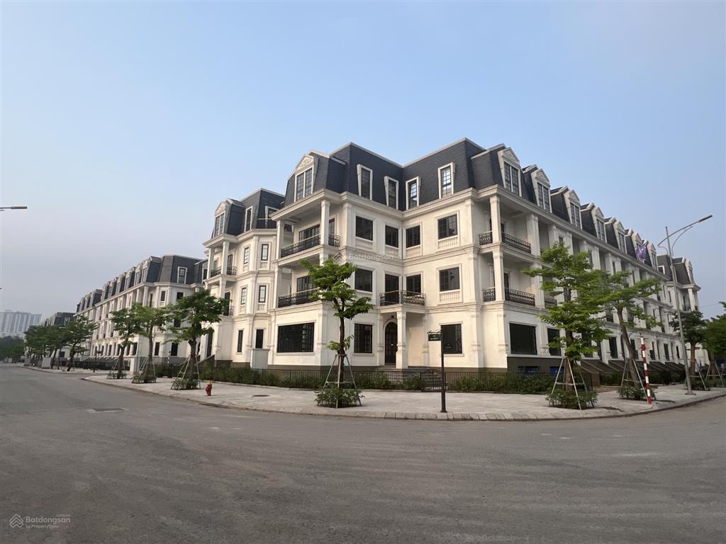 Bán gấp liền kề jade square giá 300tr/m2. xây 4 tầng nổi, 1 tầng hầm. bên cạnh công viên