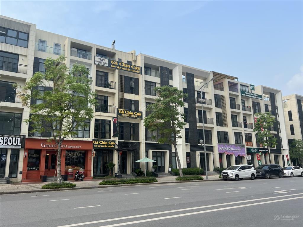 Chính chủ cần bán gấp căn shophouse kinh doanh tốt tại starlake tây hồ tây