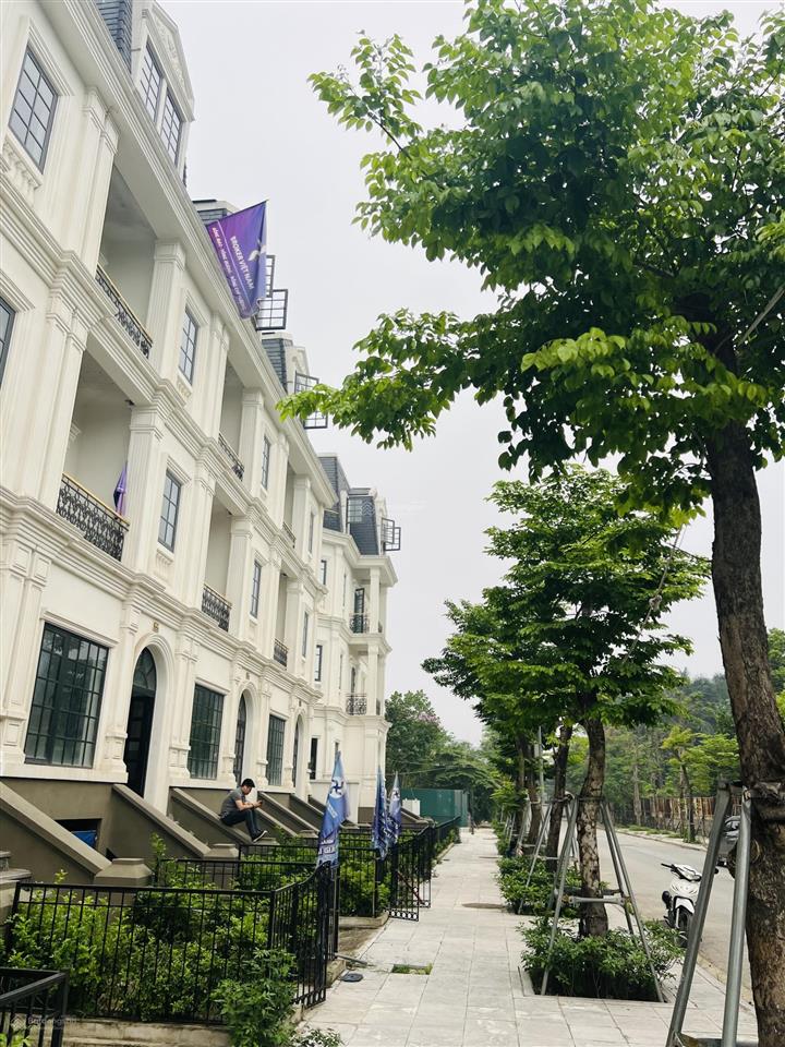 Bán gấp liền kề mặt vườn hoa, bao giá toàn dự án. chỉ 3x tỷ
