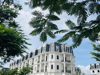 Chính chủ bán gấp trong tuần. căn mặt ngoài xây 4 tầng nổi, 1 tầng hầm. giá 38 tỷ. bao toàn dự án