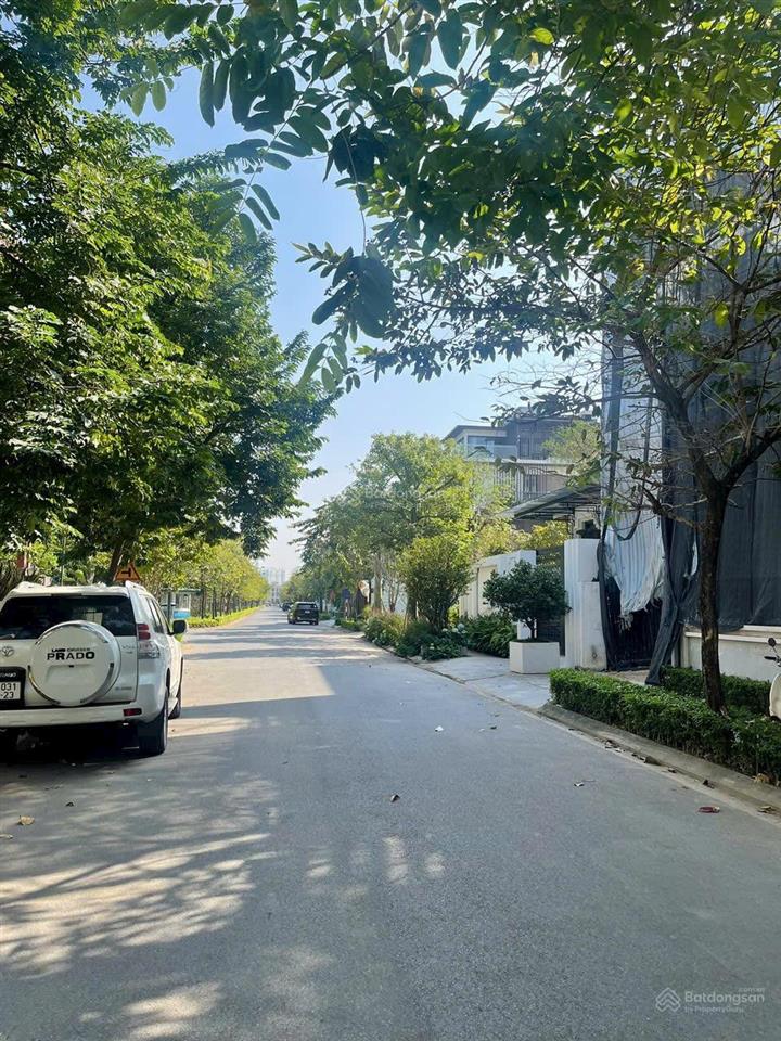 Chính chủ gửi bán gấp biệt thự k6 ciputra. giá chưa đến chỉ hơn 300tr/m2