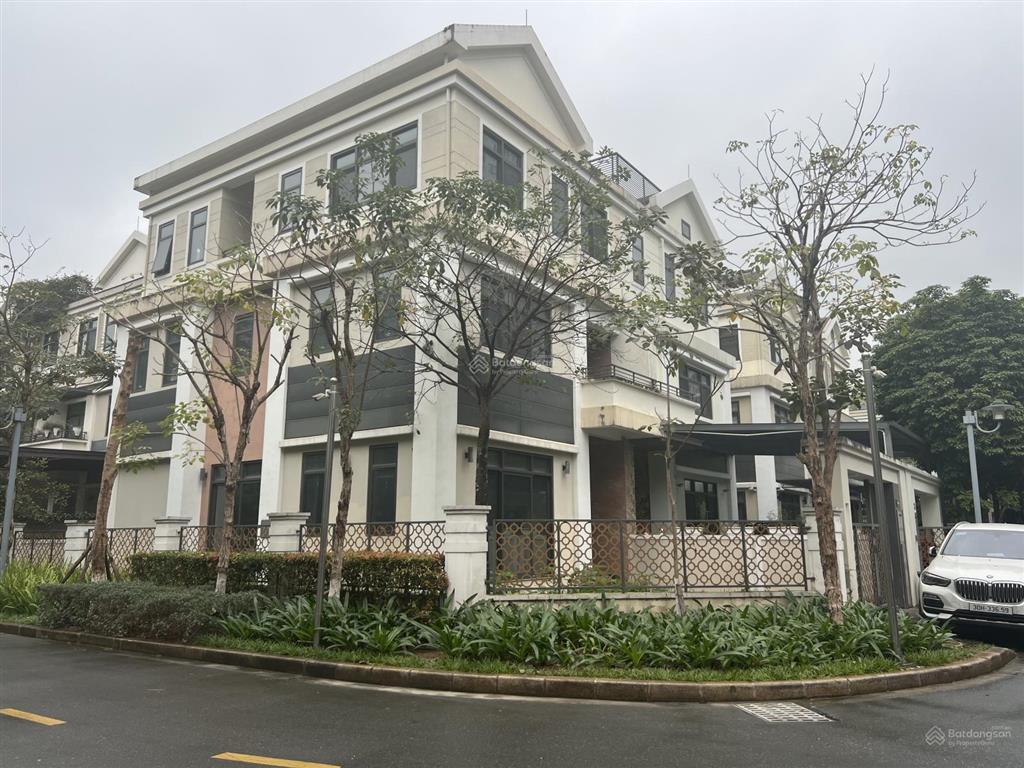 Chính chủ gửi bán nhanh căn biệt thự song lập starlake tây hồ tây. giá chỉ 590tr/m2. không tiếp mg