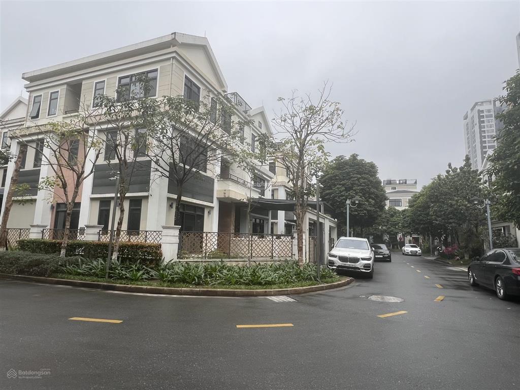 Chính chủ gửi bán nhanh căn biệt thự song lập starlake tây hồ tây. giá chỉ 590tr/m2. không tiếp mg