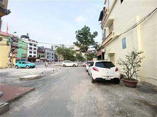 Xa la  phúc la. nhà ở ngay. dân xây. ô tô lùi cửa. tránh 10m. dt 33m2x3t. mt 3,6m. giá 6,5 tỷ
