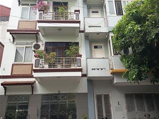 #số.c.nhỉnh 16 tỷ có nhà 60m2 liền kề ngô thì nhậm.phân lô.ô tô tránh đỗ.
vị trí ít nhà bá.n.tru