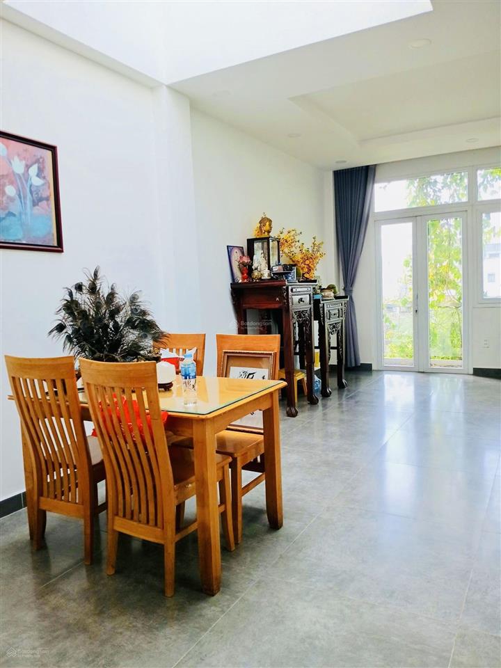 Bán nhà mới đẹp đường ô tô kdc đào sư tích nhà bè giá tốt 9 tỷ