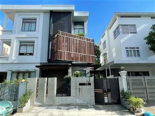 Bán biệt thự 5 phòng ngủ vị trí cực đẹp phú mỹ hưng, nhà mới dọn vào ở ngay