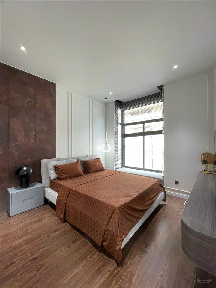 Bán biệt thự 5 phòng ngủ vị trí cực đẹp phú mỹ hưng, nhà mới dọn vào ở ngay