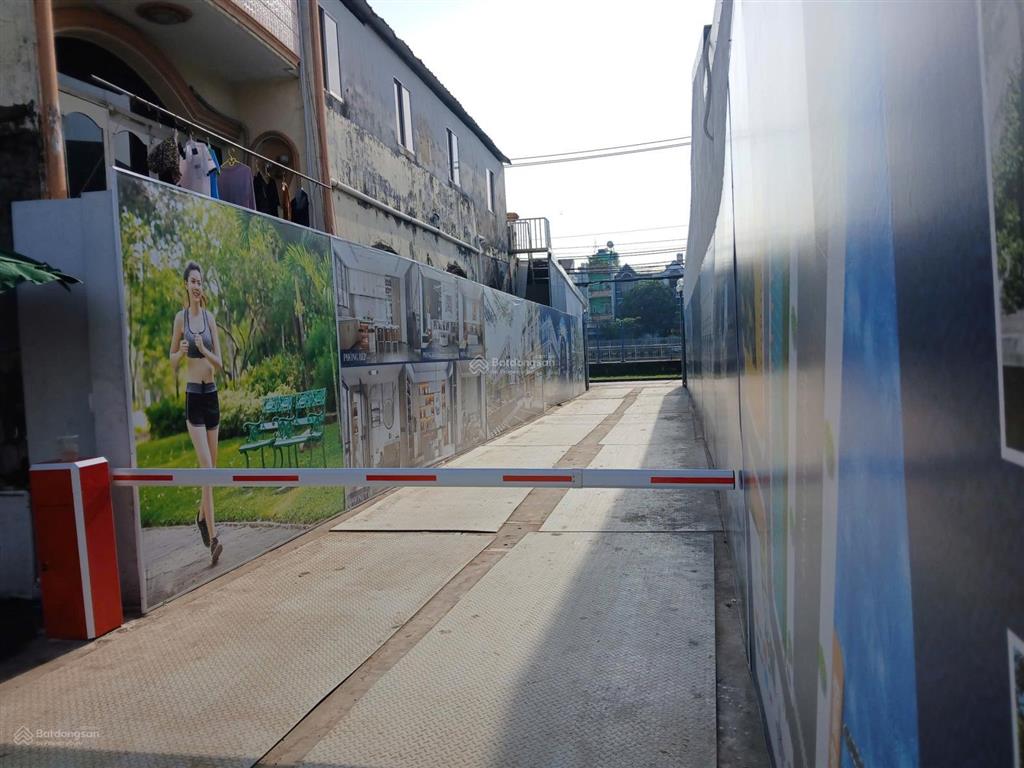 Nhà phố phú định đang xây gần cầu lò gốm, cách võ văn kiệt 100m