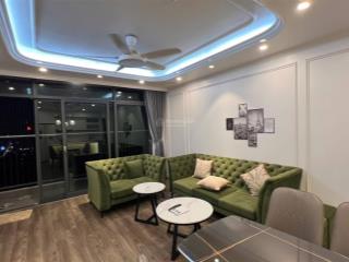 Cần cho thuê nhanh căn 2 ngủ  view hồ tây  full nội thất tại discovery complex.  0946 244 ***
