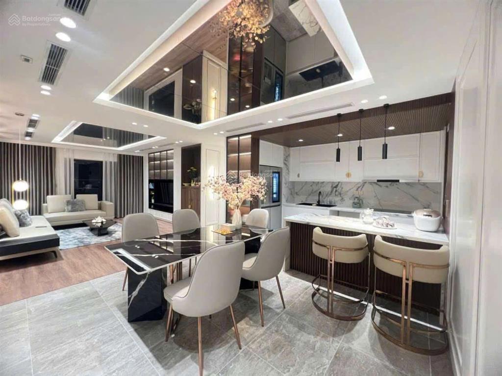 Cần bán nhanh căn 3pn full nội thất view hoàng hôn tại dự án discovery complex. 0946 244 ***