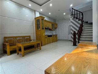 Chủ gửi bán nhà phú đô 33m2  5 tầng.
