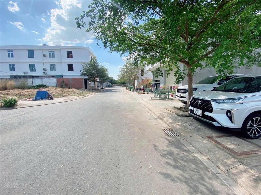 Chính chủ bán gấp lô đất mt phố tôn đức thắng kdc hiệp phước, dt 136m2  giá 2ty4 buông sổ.