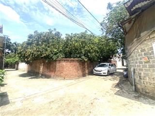 2 mặt tiền 7.5m + 10m , trước đất thông 5m