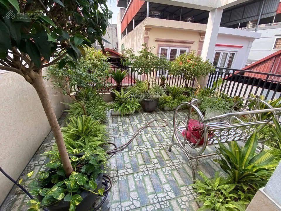 Bán nhà phân lô xuân thủy cầu giấy ô tô đỗ cổng, ngõ thông, 52 m2, giá nhỉnh 12 tỷ