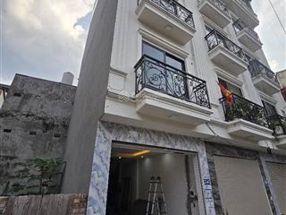 Cầu diễn  hồ tùng mậu, bán nhà 6 tầng thang máy, ô tô 7 chỗ đỗ cửa  vào nhà  giá chỉ hơn 8 tỷ