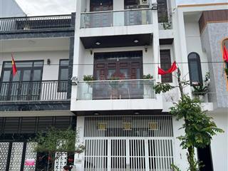Chính chủ cần bán gấp nhà riêng,hương sơ , huế, giá siêu rẻ2,8 tỷ,195m2, 4pn, 5wc, 1pk, 1pt 3 tầng