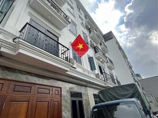 Nhà hoàng liên liên mạc. ô tô đỗ cửa , nhỉnh 6 tỷ