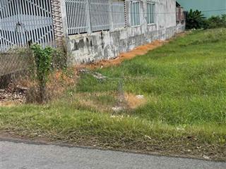 Cần tiền xoay vòng vốn, chú sáu gửi em bán gấp lô đất 156,2m2 ngay mặt tiền nhựa, sổ hồng riêng