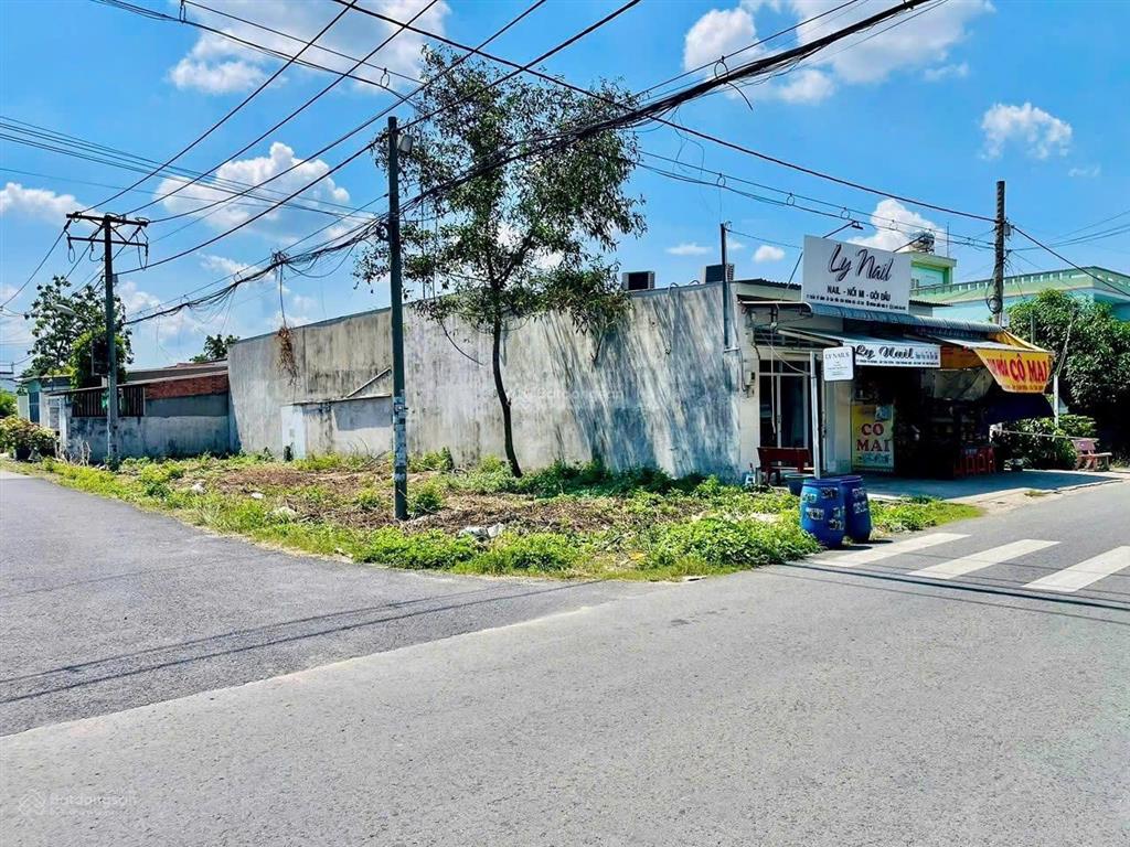 Em săn được lô đất 2 mt đường giá ngộp. 180m2 sẵn thổ cư, pháp lí chuẩn chỉnh, sang tên