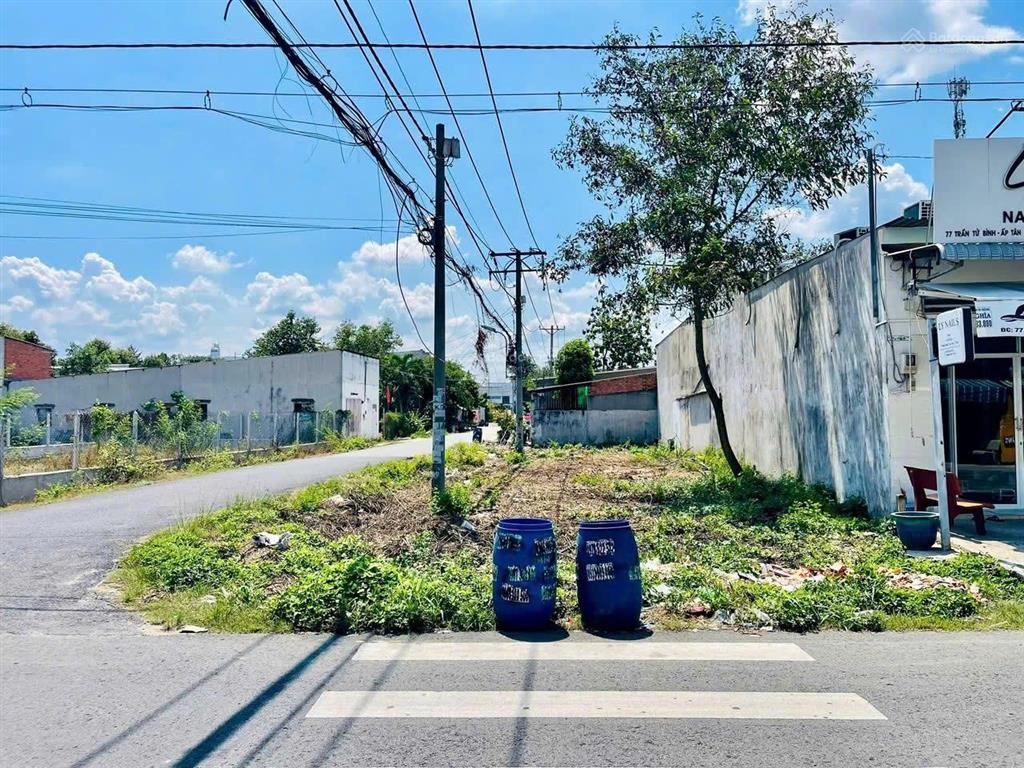 Em săn được lô đất 2 mt đường giá ngộp. 180m2 sẵn thổ cư, pháp lí chuẩn chỉnh, sang tên