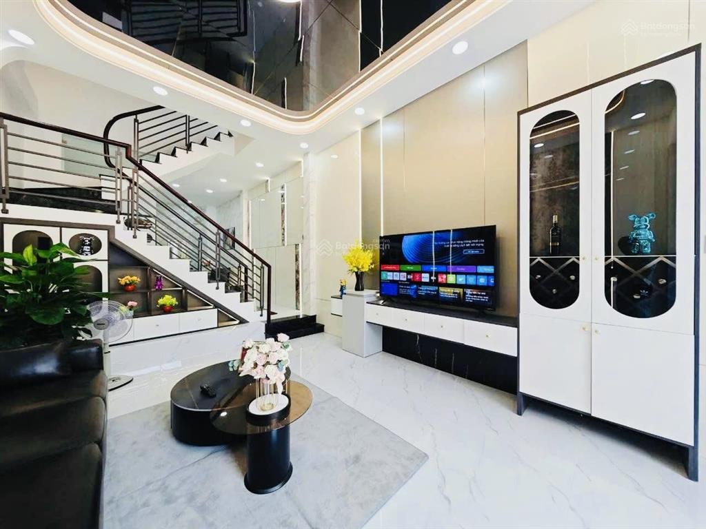 Hiếm! bán nhà 3 tầng 5x13m sát chợ thủ đức kha vạn cân hơn 4 tỷ, linh đông  thủ đức