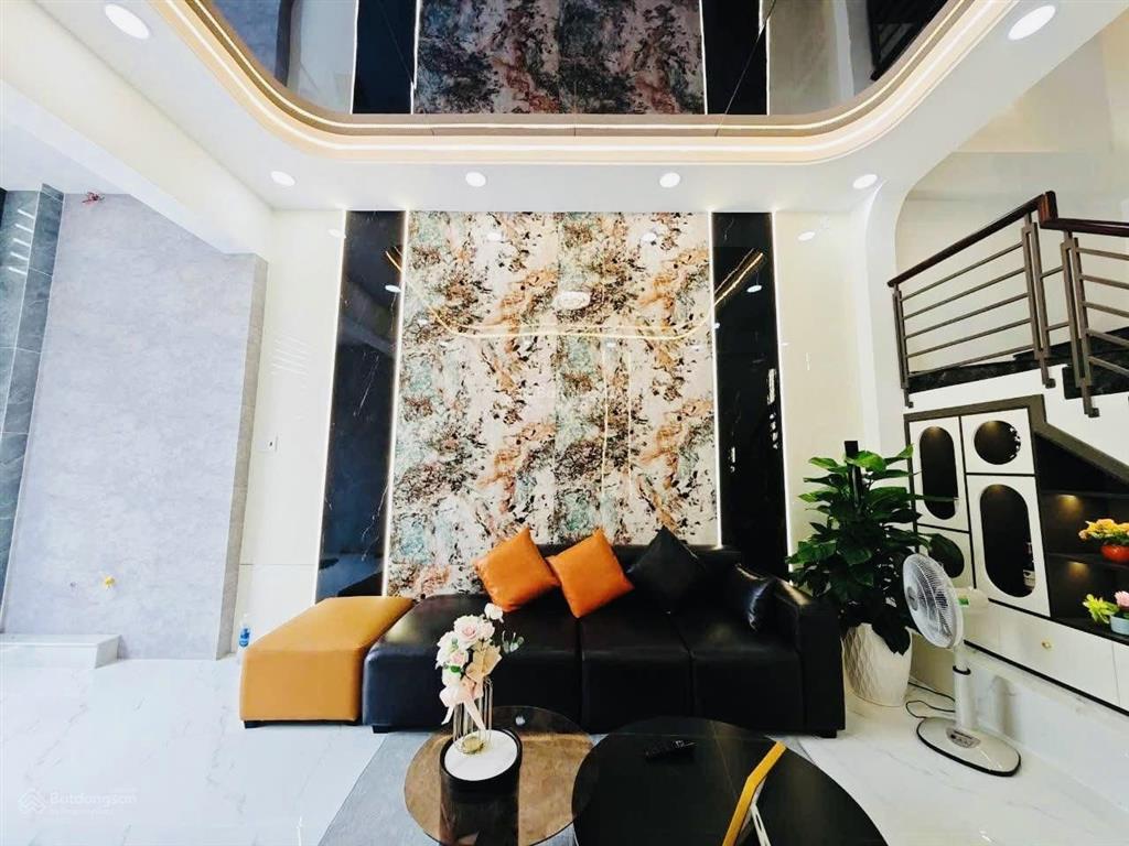 Hiếm! bán nhà 3 tầng 5x13m sát chợ thủ đức kha vạn cân hơn 4 tỷ, linh đông  thủ đức