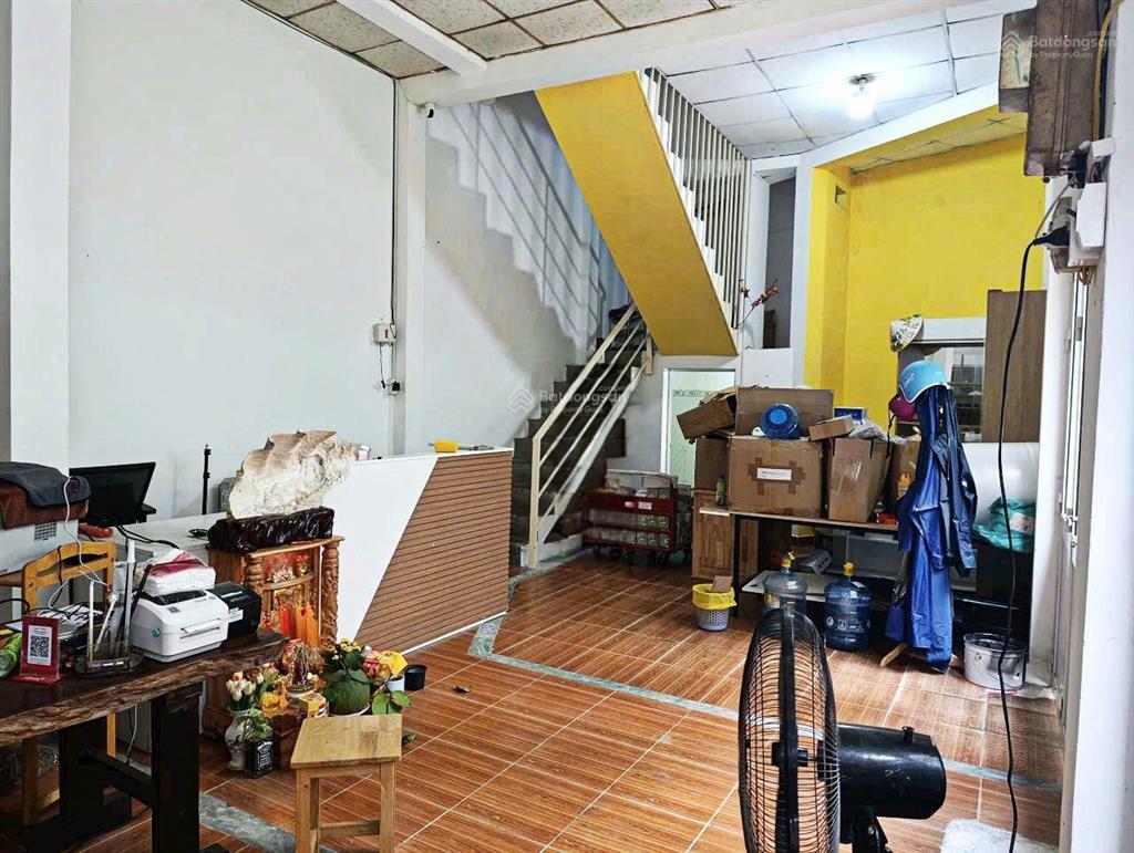 Hot  hàng hiếm  bán nhà quận 1 giá quận 8